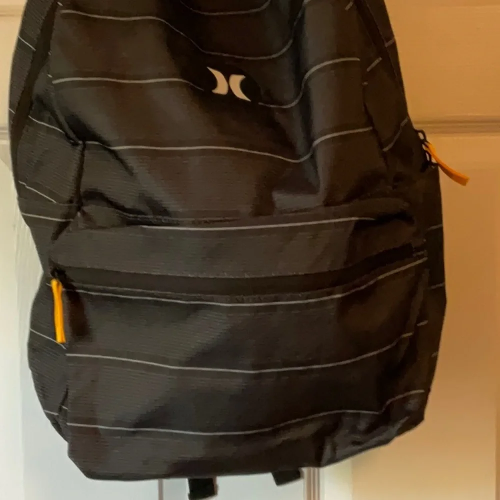 Hurley 22L15” Padded Adjustable Shoulder Straps Backpack Brand New with …
